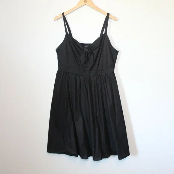 NWT Torrid Poplin Tie Front Skater Dress Smocked Black Plus Size 1 1X H12802 - Picture 2 of 12